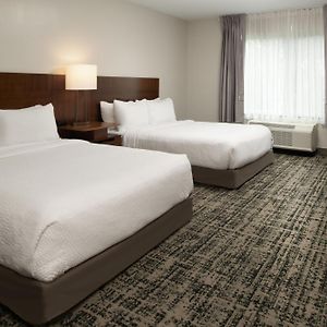 Queen Room Mobility or hearing accessible